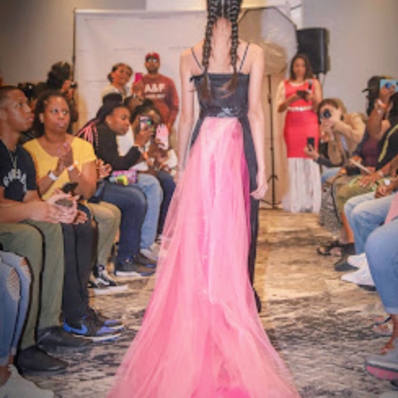 custom tulle tail - Picture 2 of 2